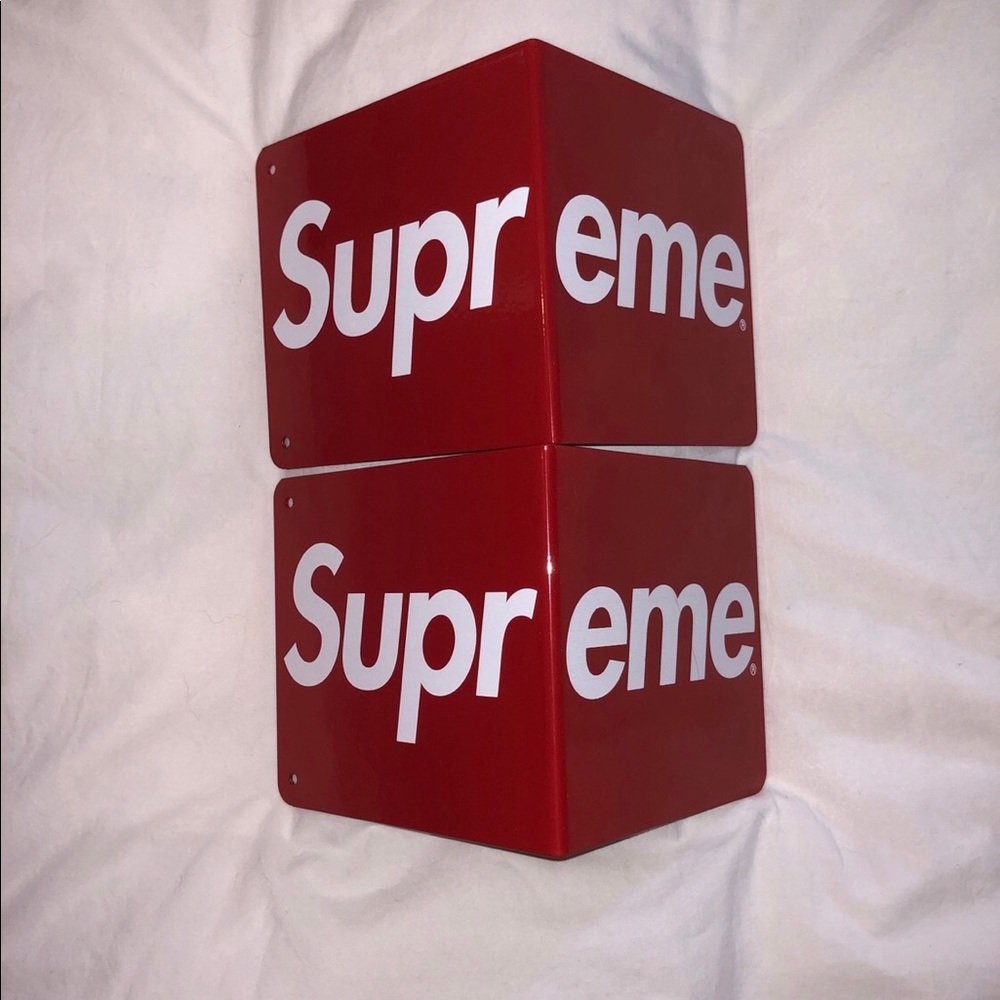 Supreme Bookends